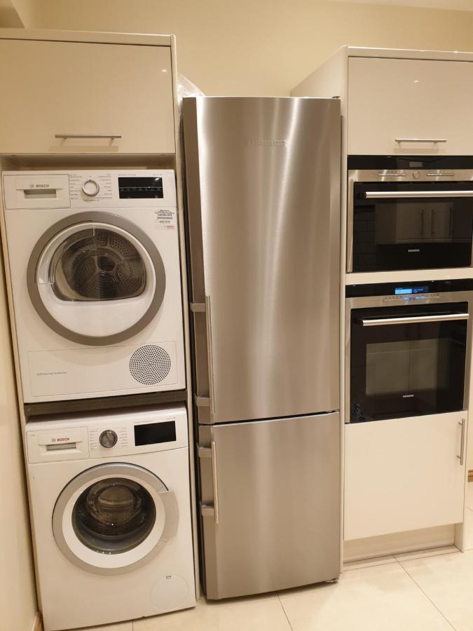 London Luxury Apartments 5 Min Walk From Ilford Station, With Free Parking Free Wifi ภายนอก รูปภาพ