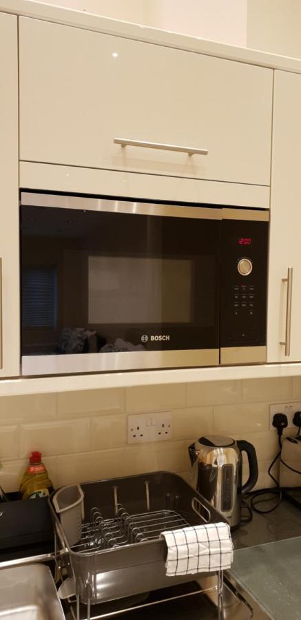 London Luxury Apartments 5 Min Walk From Ilford Station, With Free Parking Free Wifi ภายนอก รูปภาพ