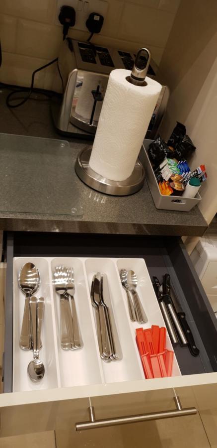 London Luxury Apartments 5 Min Walk From Ilford Station, With Free Parking Free Wifi ภายนอก รูปภาพ