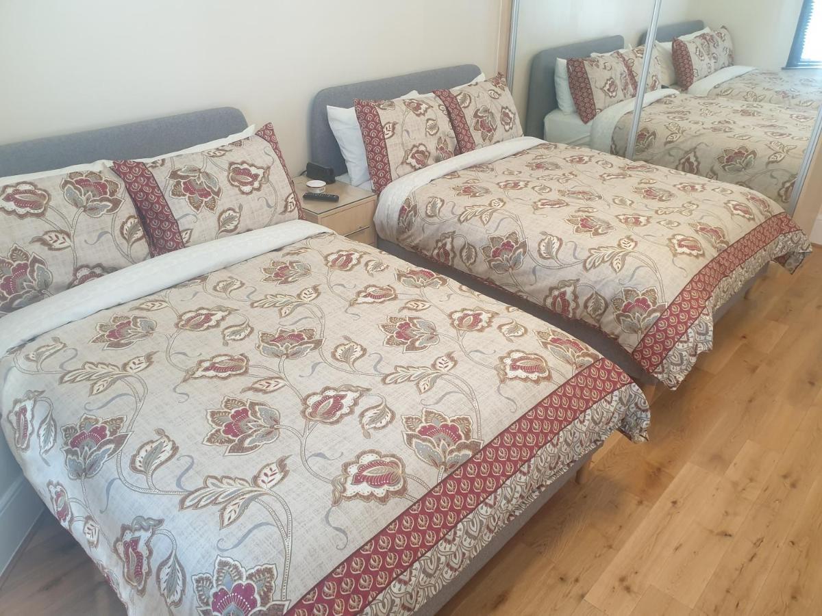London Luxury Apartments 5 Min Walk From Ilford Station, With Free Parking Free Wifi ภายนอก รูปภาพ