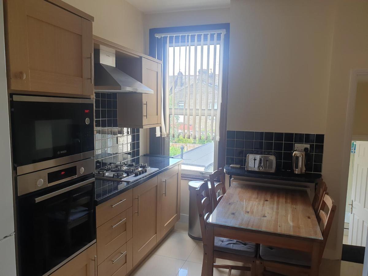 London Luxury Apartments 5 Min Walk From Ilford Station, With Free Parking Free Wifi ภายนอก รูปภาพ