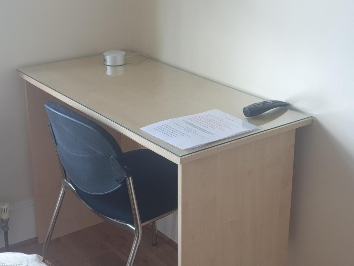 London Luxury Apartments 5 Min Walk From Ilford Station, With Free Parking Free Wifi ภายนอก รูปภาพ